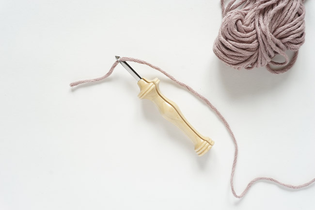 DIY Punch needle embroidered wall decoration tutorial by Julie Robert : Step 2