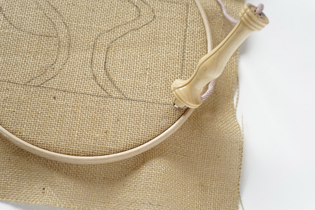 DIY Punch needle embroidered wall decoration tutorial by Julie Robert : Step 3