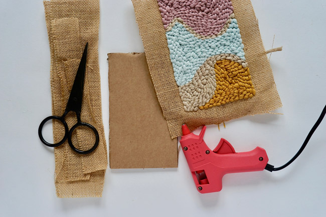 DIY Punch needle embroidered wall decoration tutorial by Julie Robert : Step 6