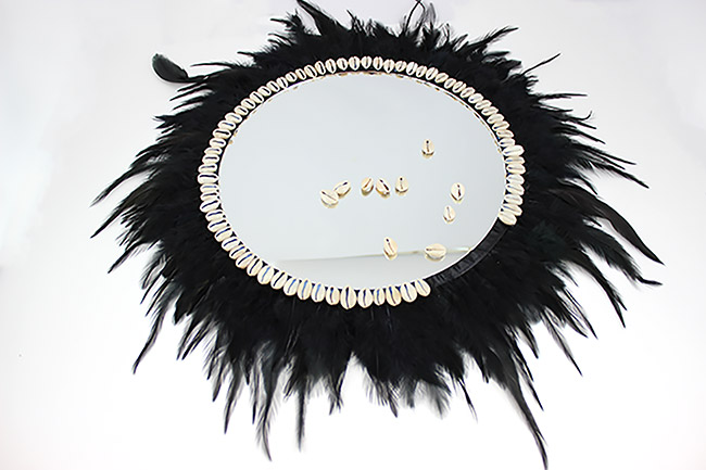 Mirror with feathers and shells : Step 3 Mirror with feathers and shells : Step 3
