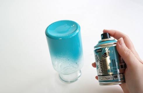 Easy DIY Idea Customize Spring Vases With Pébéo DecoSpray Painting Idée DIY facile customiser des vases de printemps avec la peinture decoSpray Pébéo