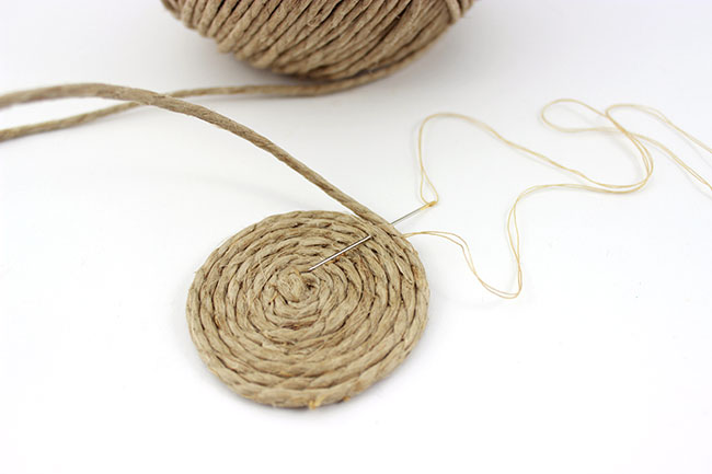 cup in hemp yarn how to sew details coupelle en fil de chanvre comment coudre détails