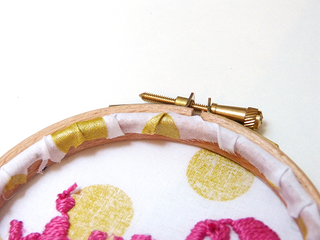 DIY embroidery - words embroidered on a drum : Step 10