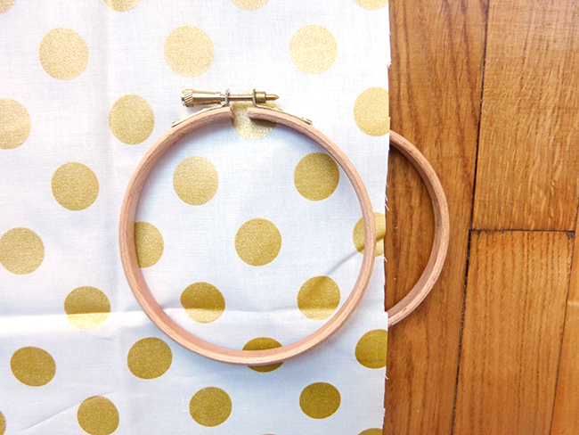 DIY embroidery - words embroidered on a drum : Step 3