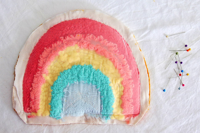 DIY Punch needle rainbow cushion : Step 13