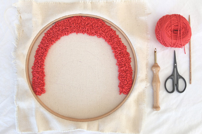 DIY Punch needle rainbow cushion : Step 2