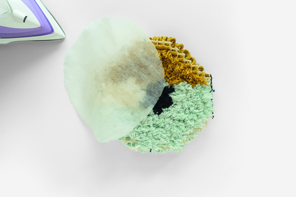 Sous-tasse à l'oeil au point noué de Julie Robert - étape 6 Sous-tasse à l'oeil au point noué de Julie Robert - étape 6