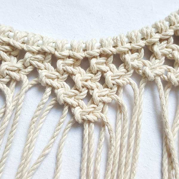 DIY macramé Christmas wreath : Step 6 DIY macramé Christmas wreath : Step 6