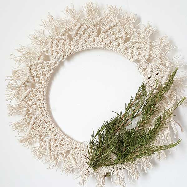 DIY macramé Christmas wreath