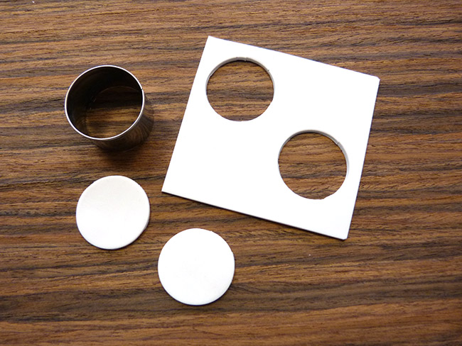 Polymer, ink and metal earrings : Step 1