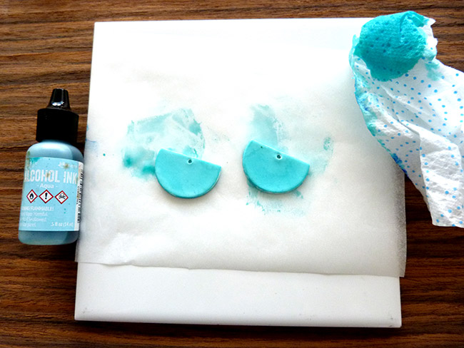 Polymer, ink and metal earrings : Step 3