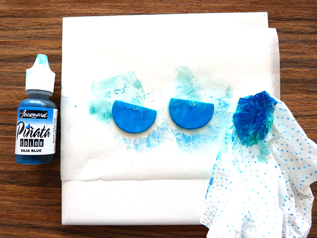 Polymer, ink and metal earrings : Step 4