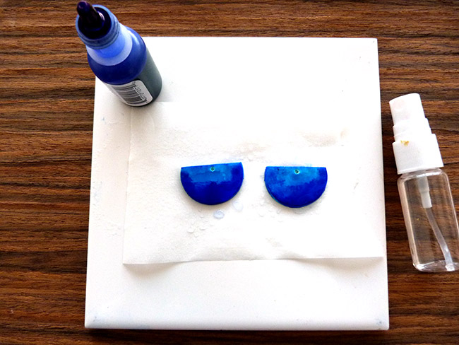 Polymer, ink and metal earrings : Step 5