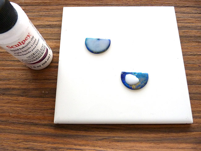 Polymer, ink and metal earrings : Step 8