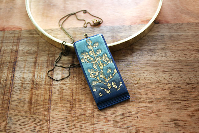 Pendentif polym&egrave;re mokum&eacute;