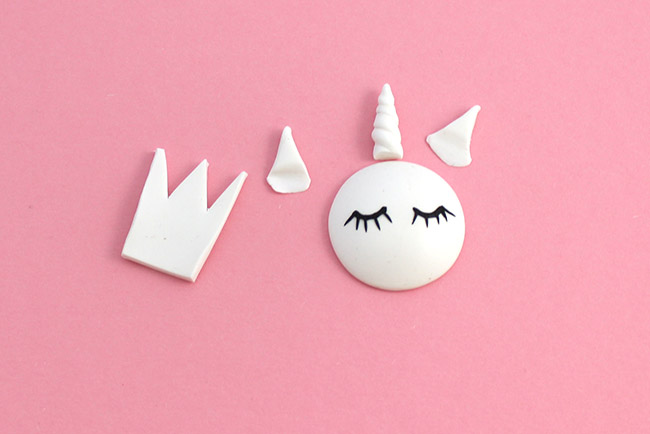 Unicorn pendant in Fimo clay : Step 4 Unicorn pendant in Fimo clay : Step 4