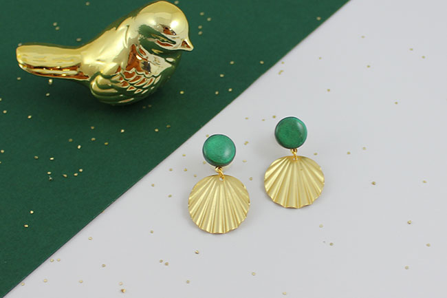 Fimo earrings and mica powder with a shell pendant