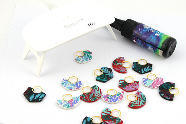 Foliage silkscreen earrings : Step 10