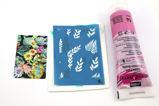 Foliage silkscreen earrings : Step 2