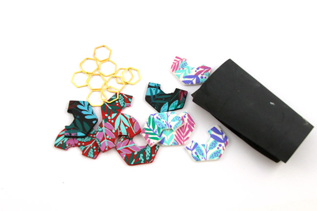 Foliage silkscreen earrings : Step 9