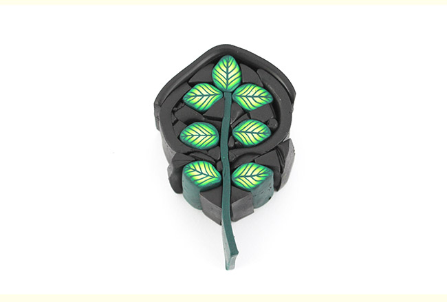 Making a duck leaf in Fimo clay : Step 13