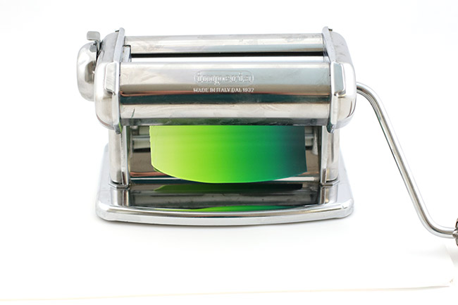 Making a duck leaf in Fimo clay : Step 2