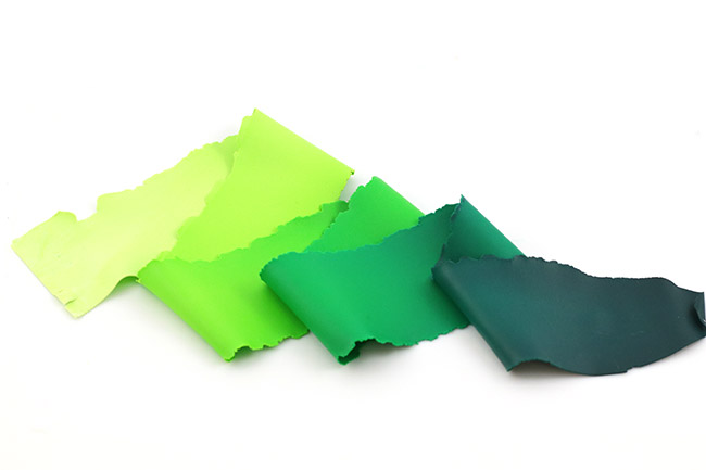 Making a duck leaf in Fimo clay : Step 4