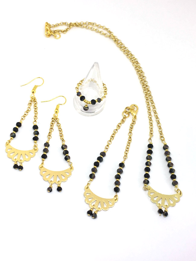 Schema  Interstellar set in gold Miyuki pearls and faceted seed beads