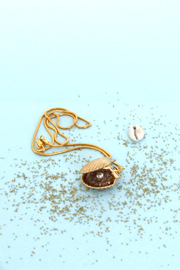 Schema  Opening shell pendant