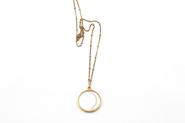 Gold-plated resin pendant with a lock of baby's hair : Step 5