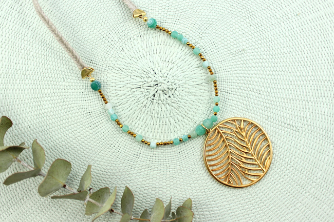 Sautoir pendentif feuilles tropicales cracked agates et mini-hématites final