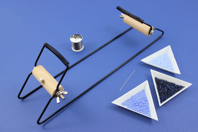 Tissage au métier à tisser les perles matériel