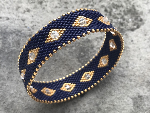 DIY peyote weaving bangle bracelet with Miyuki Delicas beads : Step 20