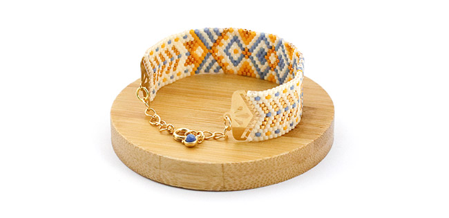 Bracelet miyuki 13 rangs de perles tissage peyote impair couleurs estivales embouts de tissage