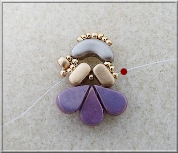 Amos®, Arcos® and Ios® glass beads necklace by Puca : Step 9