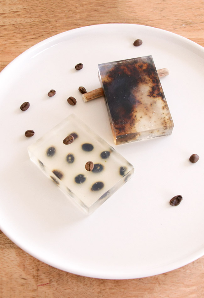 DIY Vegan soap with coffee beans and grounds in 30 minutes