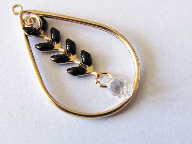 Earrings with Gold Filled pendant and herringbone chain : Step 5
