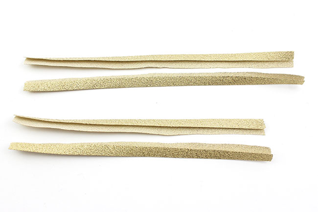 customiser des sandales en cuir avec du tissu wax couper le biais