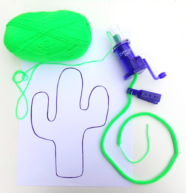 /diy-deco-realiser-un-cactus-au-tricotin-02