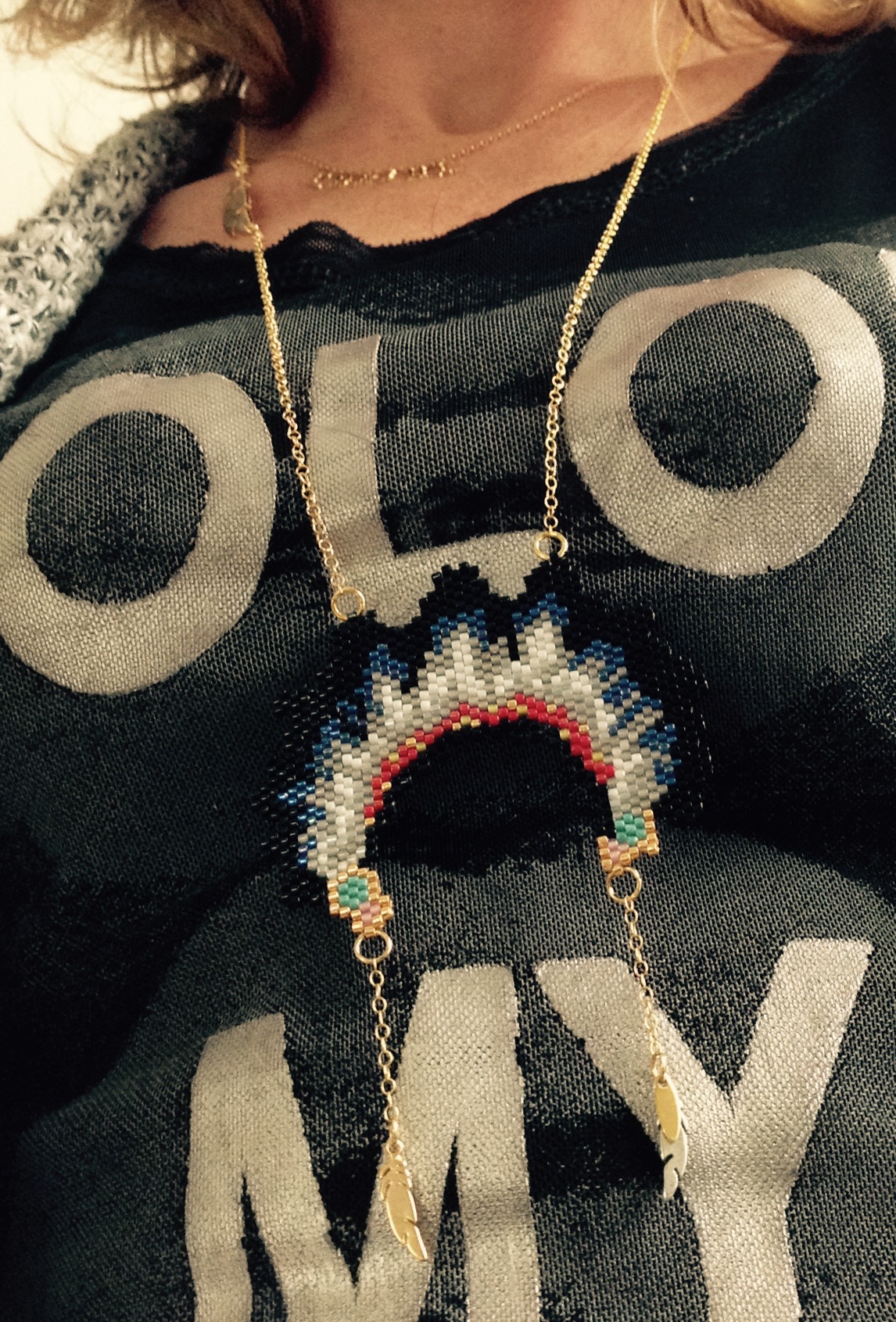 Schema  jumping Indian headdress in weaving brick stitch