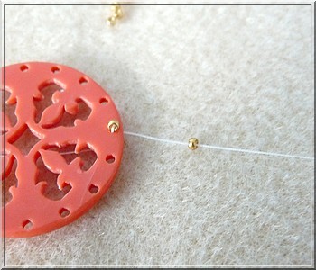 Cheyenne openwork plexiglass pendant with glass beads by Puca : Step 2