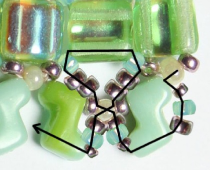 tutorial-wrist Zorro-beads-silky-beads-10.