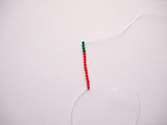 Big Apple brooch with brick stitch weave : Step 1