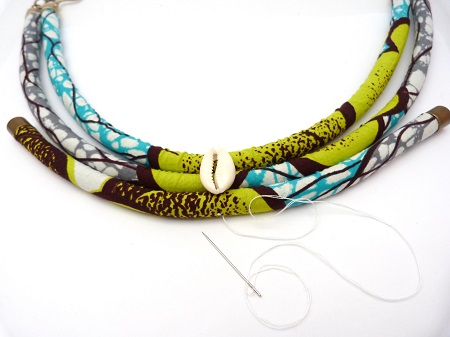 necklace wax and shell : Step 4