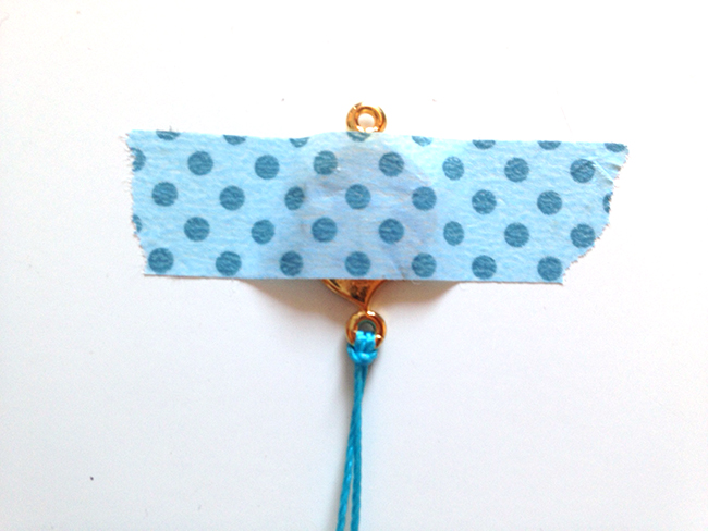 tutoriel-facile-bracelet-intercalaire_philondendron-pompon-jaune-02