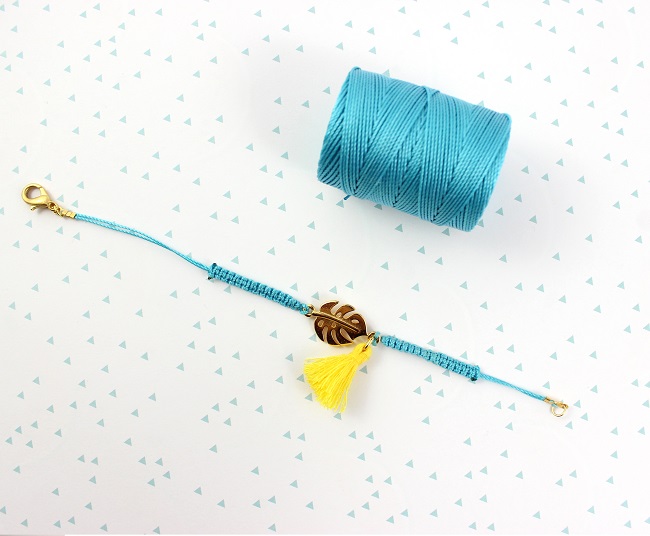 Intercalary philodendron bracelet with macramé knots : Step 5