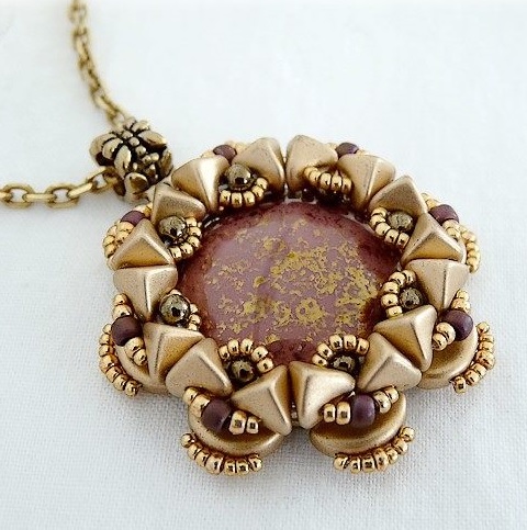 Camilla pendant with cabochon, SuperKheops® beads and Arcos® by Puca®