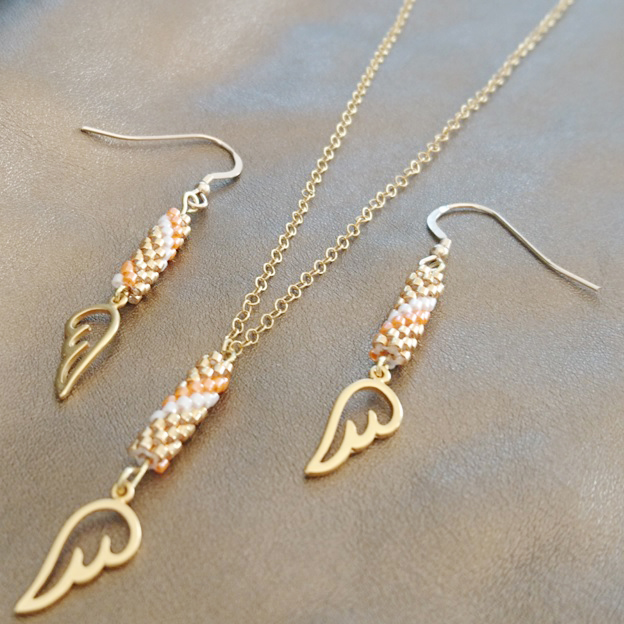 Schema  Long necklace and earring woven in brick stitch tubular