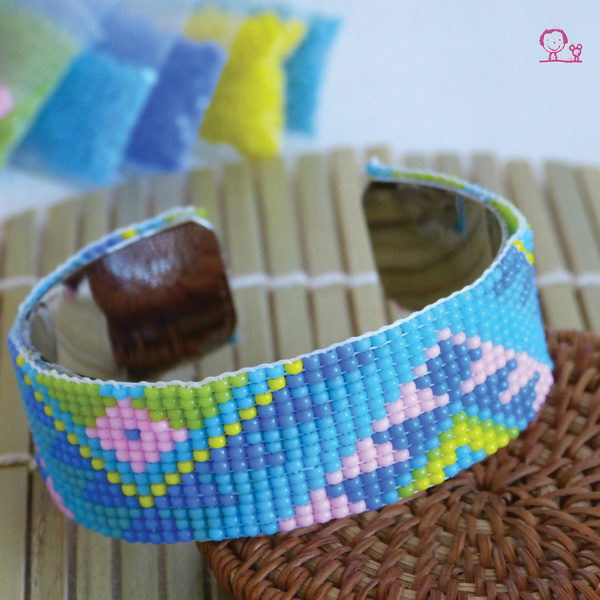 Cuff bracelet seed beads