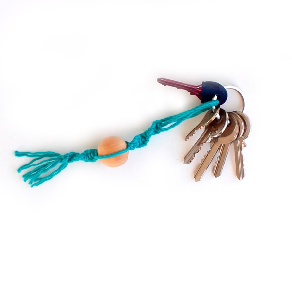 Christmas gift idea last minute: a keychain macrame
